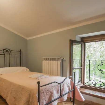 בית כפרי Podere La Casaccia פופי