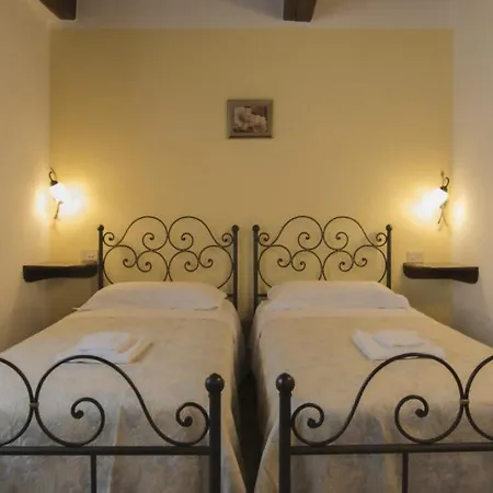 Podere La Casaccia * פופי